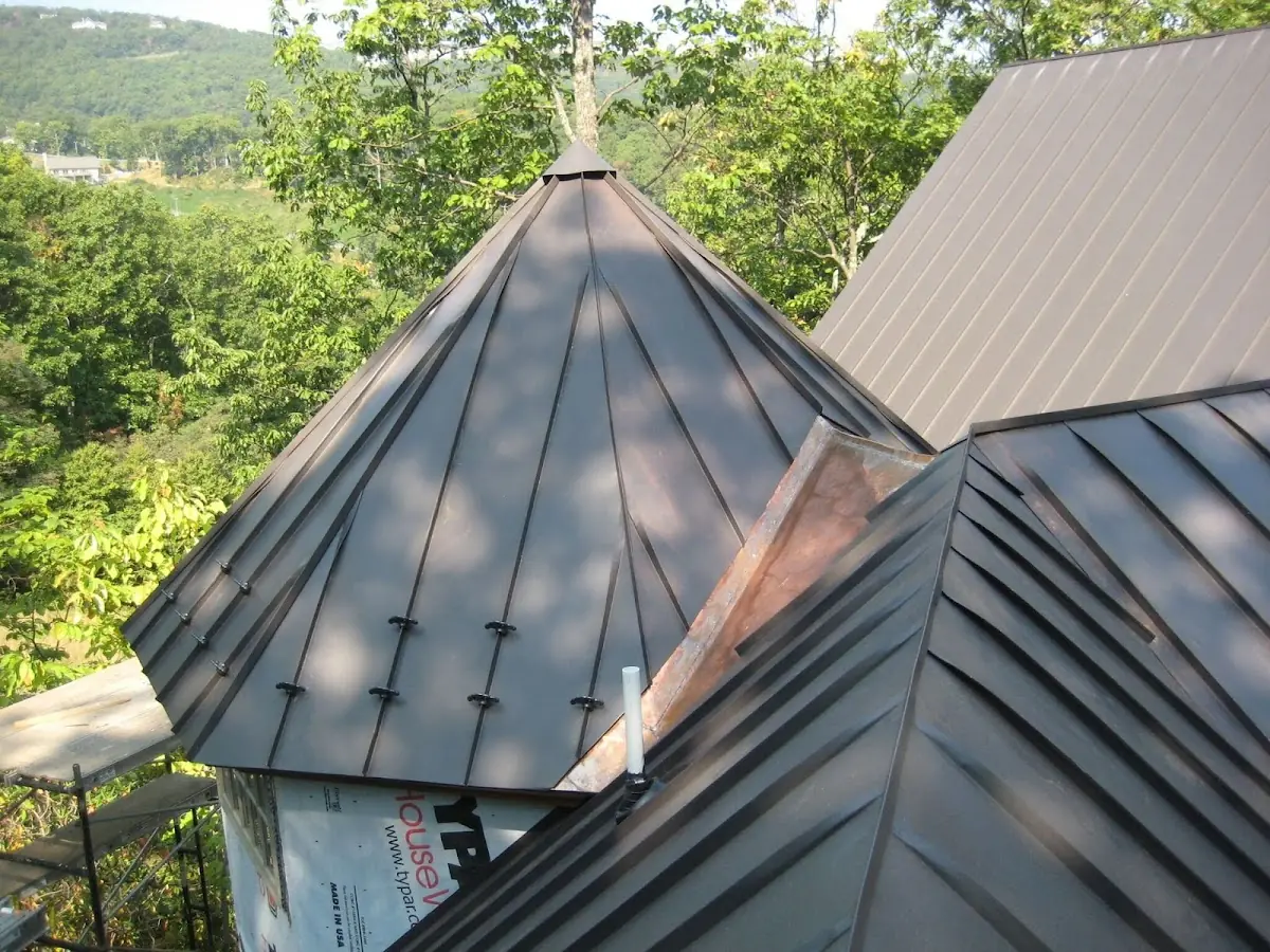 Professional Roof Tarp Installation by Craftsman Roofing in Kingswood Parke